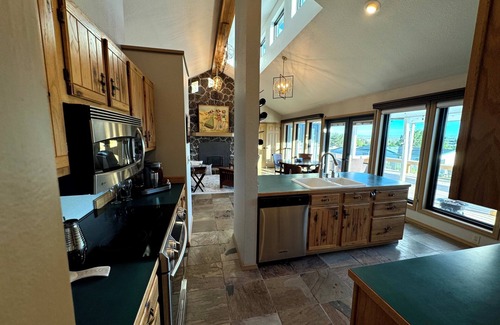 Moses Lake House | Discover Your Perfect Getaway at Potholes Reservoir