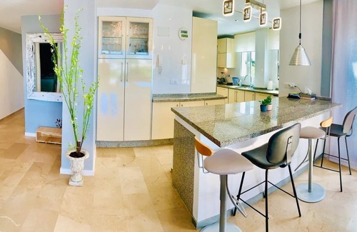 Torrequebrada Apartment | Disinfected Casa CLAUDIA: luxurious, 3 bedrooms, 4 pools, WIFI, AC, beach close