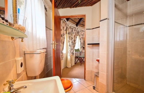 Leeupoort Cabin | Ditholo Game Lodge