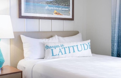 South Lake Tahoe Hotel | Dive Into Tropical Fun: Year-Round Pool, Night Entertainment, and More