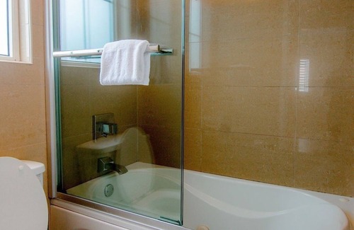 Bushiri Hotel | Divi Golf and Beach Resort Hotel Suite