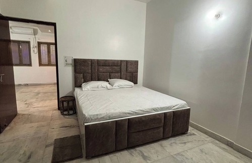 Varanasi Apartment | "Divine Retreat: Prime Property Near Durga Temple, 500m from Ganga"