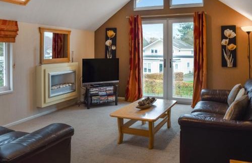 Wisbech House | Divot Lodge