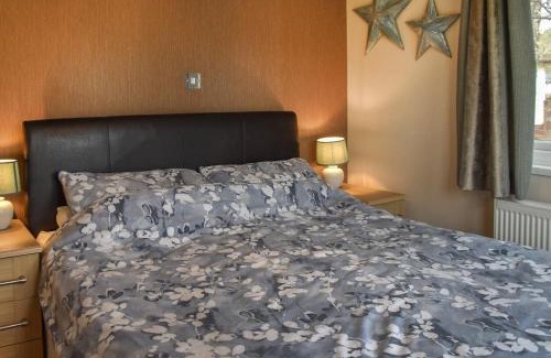 Wisbech House | Divot Lodge