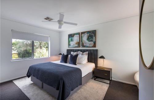 Dunsborough House | Djurapin - entertain, dine and enjoy the beach - Margaret River Properties