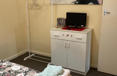 Carey Park House | Do Drop Inn No Pets 188 Clarke St East, Carey Park