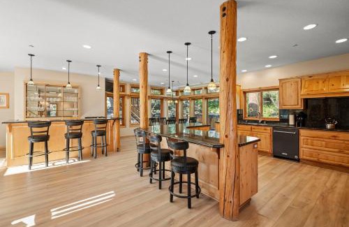 Incline Village House | Do not miss your chance to vacation at this five bedroom 5 bath mountain home