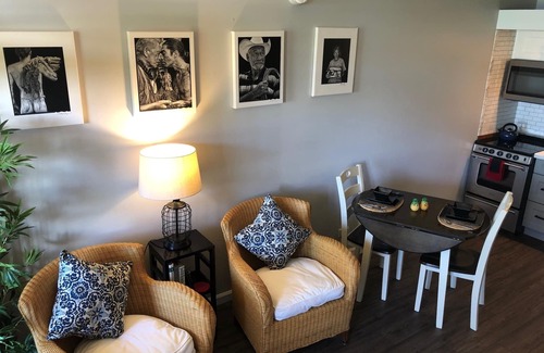 Maunaloa Apartment | Do you hear that? That is the ISLAND OF MOLOKAI Calling Your Name!