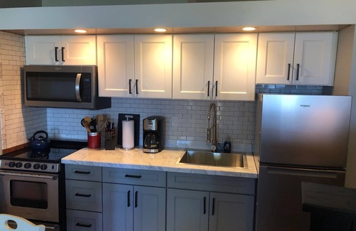 Maunaloa Apartment | Do you hear that? That is the ISLAND OF MOLOKAI Calling Your Name!