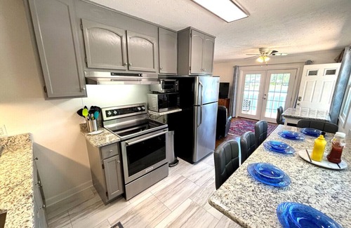 North Shore House | Dock Days- Deep water and fantastic wide water views. Volley Ball and horseshoe competitions await.