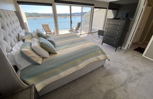 Briarcliff Condo | Dock for swimming & Fishing, pool & hot tub!