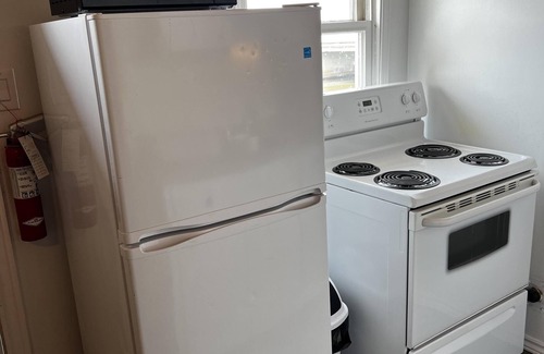 Wasaga Beach Cottage | Dock Life Beach 1 - Cottage 3, Riverside 2 bedroom, 3 min walk to Beach 1