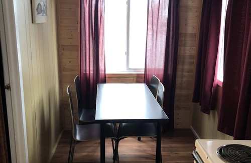 Wasaga Beach Cottage | Dock Life Beach 1 - Cottage 12, Riverview, 1 Bedroom, 3 min walk to Beach 1