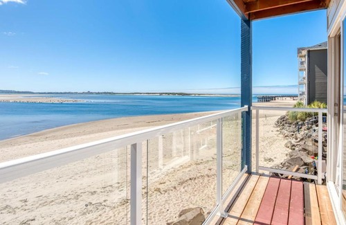 Lincoln City House | Dock of The Bay 203