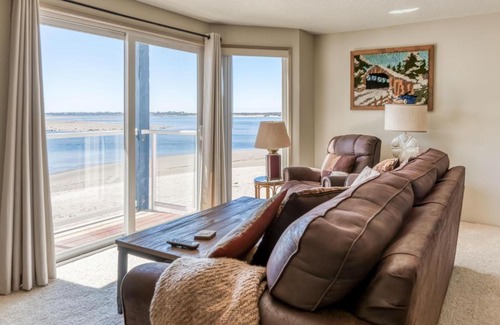 Lincoln City House | Dock of The Bay 203