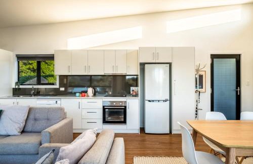Coles Bay House | Dock of the Bay