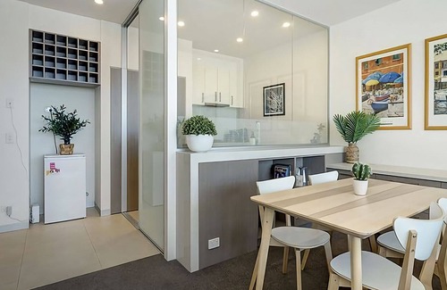 Mornington Apartment | DOCK OF THE BAY ON MAIN