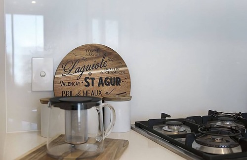 Mornington Apartment | DOCK OF THE BAY ON MAIN
