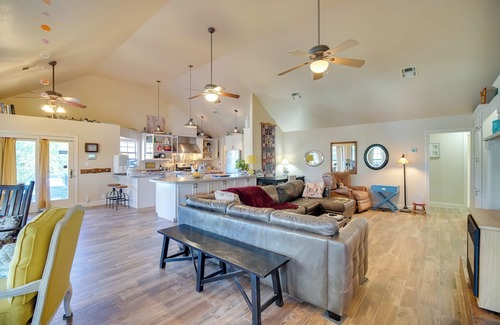 Tia Juana Cottage | Dock, Views & Grill: Spacious Grand Lake Lodge