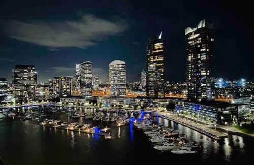 Docklands Apartment | Docklands Waterfront Luxury Views with Pool and Gym