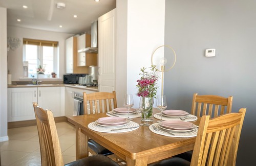 Bude House | Dog Friendly, 2 bedroom home in North Cornwall