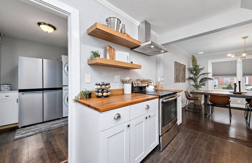 Fairway House | Dog-friendly 3BD/3BA in Fairway!