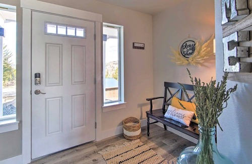 Cle Elum House | Dog-Friendly 3BR Home w/ Hot Tub & Game Room - 10mins from Cle Elum town center