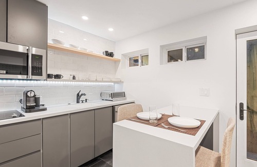 Aspen Apartment | Dog-friendly apartment in Aspen with EV Charger