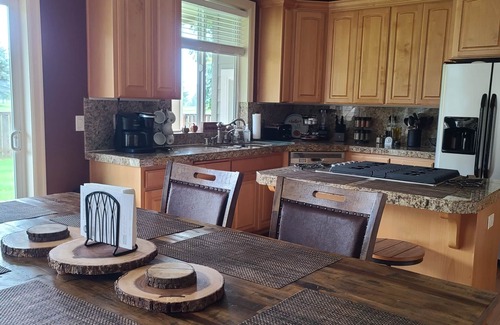 Carson House | Dog Friendly Carson Home on Elk Ridge Golf Course