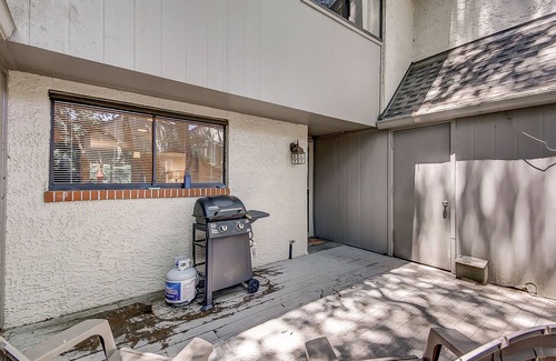 Folly Field Condo | Dog-Friendly Condo w/Fast WiFi, a Patio, & Shared Pool - Walk to the Beach