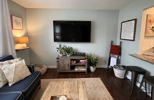 Rehoboth Beach Cottage | Dog friendly cottage with HOT TUB and fenced in backyard!
