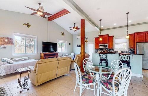 Port St. Joe Cottage | Dog-friendly cottage near the beach with patio, grill, washer/dryer, partial AC