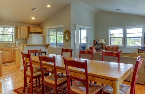 Larkspur House | Dog-friendly duplex with balcony, patio & grills- one mile to downtown