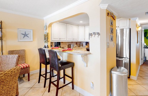 Crystal Beach Condo | Dog-Friendly, First Floor Condo with Ocean View, Central AC, and Beach Access!