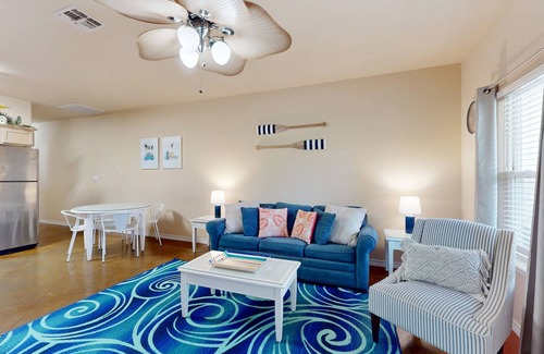 Corpus Christi House | Dog-friendly home w/a private patio & shared lagoon pool - close to the beach