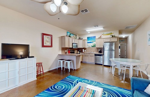 Corpus Christi House | Dog-friendly home w/a private patio & shared lagoon pool - close to the beach