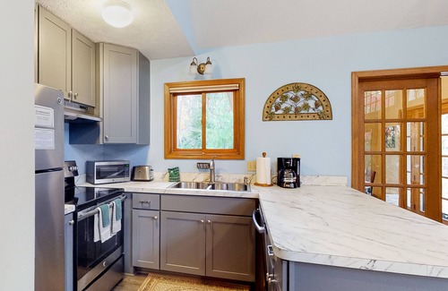 Glen Arbor House | Dog-friendly home near the lake with a deck, fireplace, washer/dryer