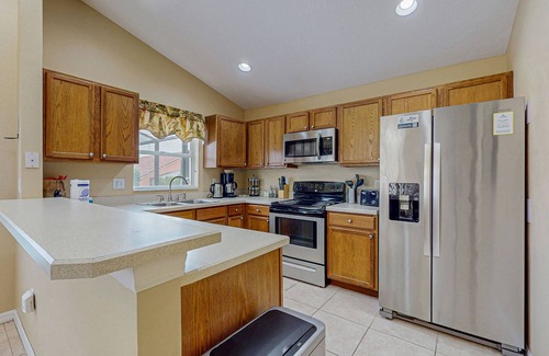 Lake Wilson Preserve House | Dog-friendly home with private pool, central AC, W/D & grill