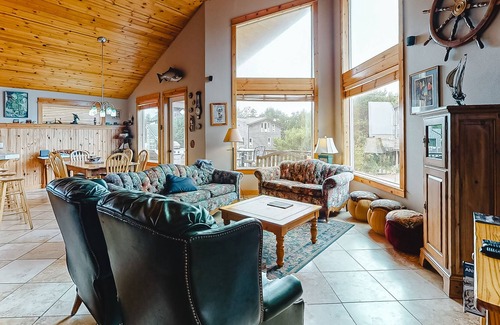 Manzanita House | Dog-friendly home with private hot tub, pool table, grill, air hockey, fireplace