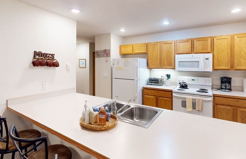 Seaside House | Dog-Friendly Home with Private Hot Tub & Easy Beach Access