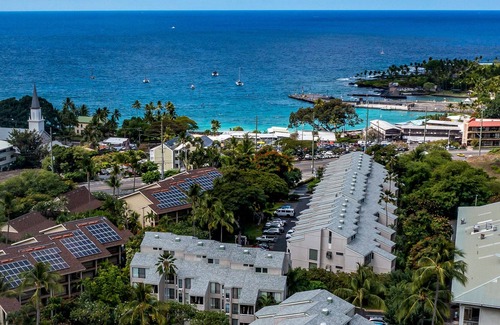 Historic Kailua Village Condo | Dog-friendly island gem with balcony, shared pool/hot tub, & beach access nearby