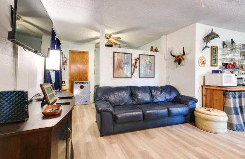 Kingston House | Dog-Friendly Kingston Cabin with Wraparound Deck!