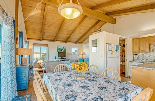 Newport House | Dog-Friendly Oceanview Duplex w/Beach Access - Walk to Nye Beach Shops