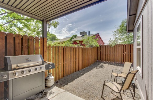 Larkspur House | Dog-Friendly Renovated Home with Back Patio & Gas Grill - Walk to Downtown