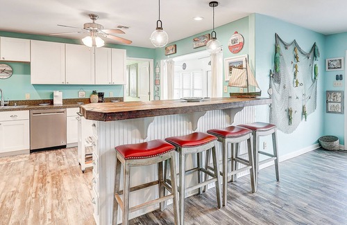 Palm Harbor House | Dog-friendly, waterfront home with a dock, fast WiFi, central AC, & fenced yard