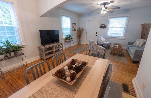 Wilmington Cottage | Dogwood Cottage - Charming, renovated bungalow decorated in boho chic style