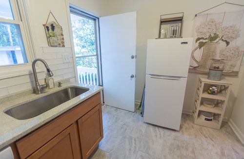 Wilmington Cottage | Dogwood Cottage - Charming, renovated bungalow decorated in boho chic style