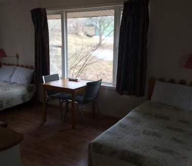 Pictou Hotel | Dolan's Motel