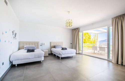 Ojen Villa | Dolce Vita Marbella Villa by Alfresco Stays