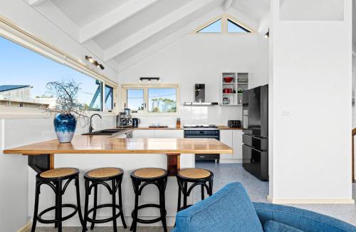 Dalmeny House | Dollini Views - Unit 2 - 14 Jocelyn St, Dalmeny